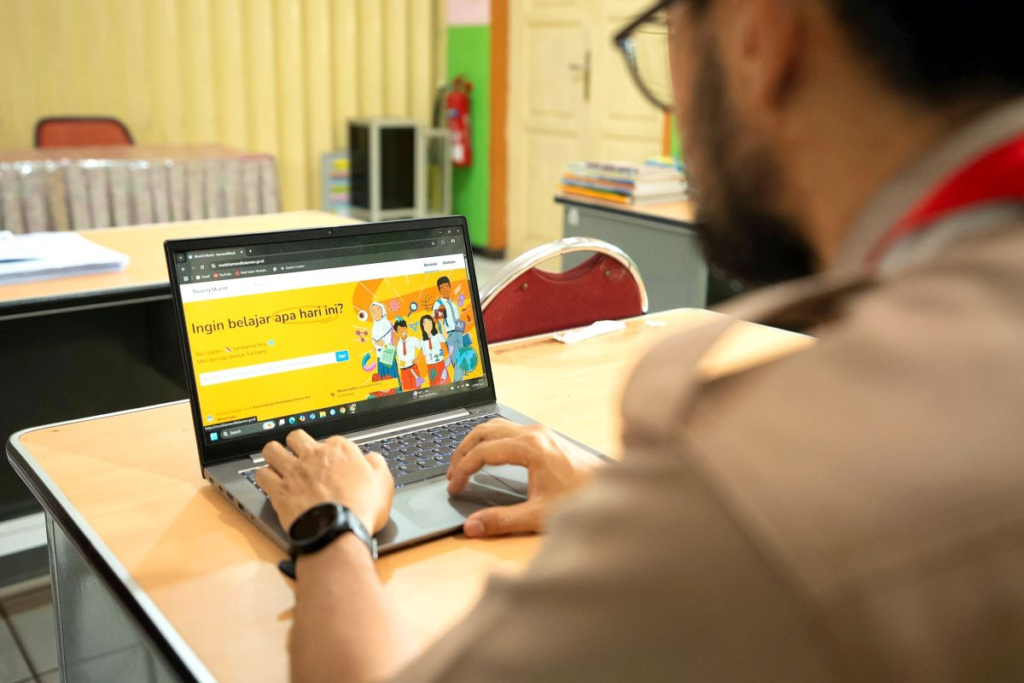 Koding dan AI Resmi Masuk Kurikulum 2025/2026